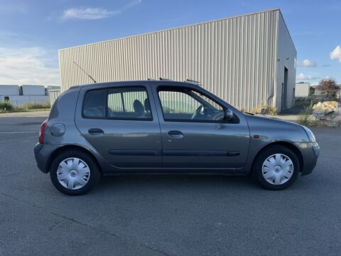 Clio II Phase 2 1.5L DCI 80CH PRIVILEGE | DISTRI OK 2002 occasion 44860 Pont-Saint-Martin