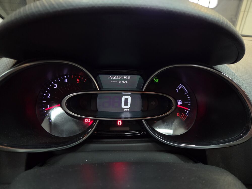 Clio 4 phase 2 1.5 dCi 75ch energy Zen GARANTIE 12 MOIS 2019 occasion 71300 Montceau-les-Mines