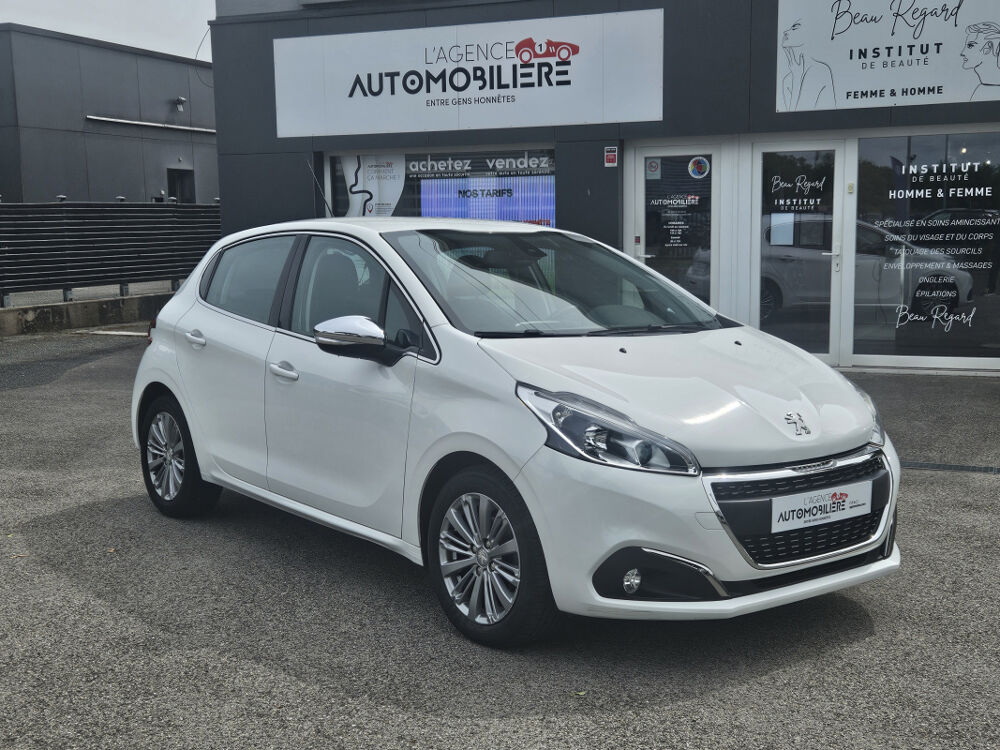 208 1.2 PURETECH 110 ALLURE ( Car Play, Android Auto..) 2016 occasion 25400 Audincourt