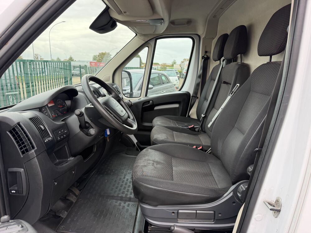 Boxer Fourgon 330 L1H1 2.2 BlueHDi 2022 occasion 51000 Ch&acirc;lons-en-Champagne