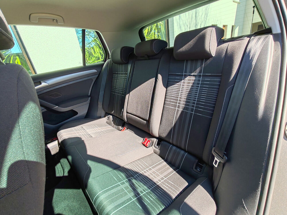 Golf 1.6 TDI 110 LOUNGE BVM 2016 occasion 25300 Pontarlier