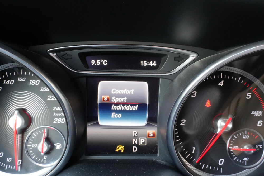 Classe GLA (2) 200 D FASCINATION 7G-DCT PACK AMG 2018 occasion 01000 Saint-Denis-l&egrave;s-Bourg