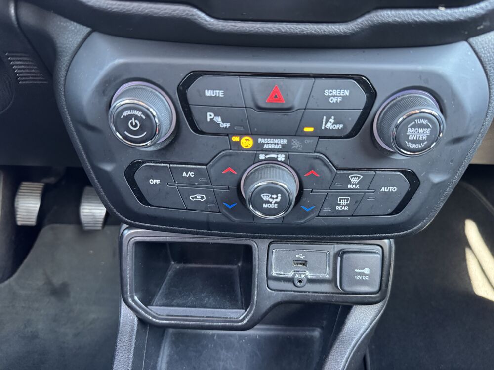 Renegade 1.6 Multijet Diesel 130ch Longitude | GARANTIE 12 MOIS 2021 occasion 44860 Pont-Saint-Martin