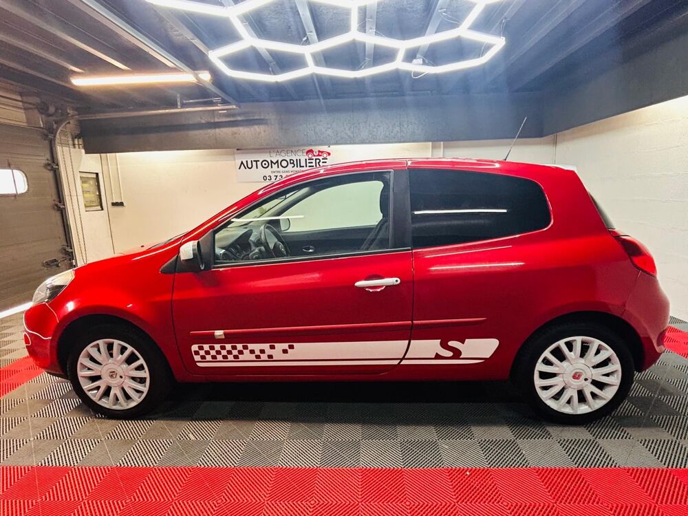 Clio 1.2 TCe 100 cv – Look S – Rouge & Blanc – Distribution 2011 occasion 71300 Montceau-les-Mines