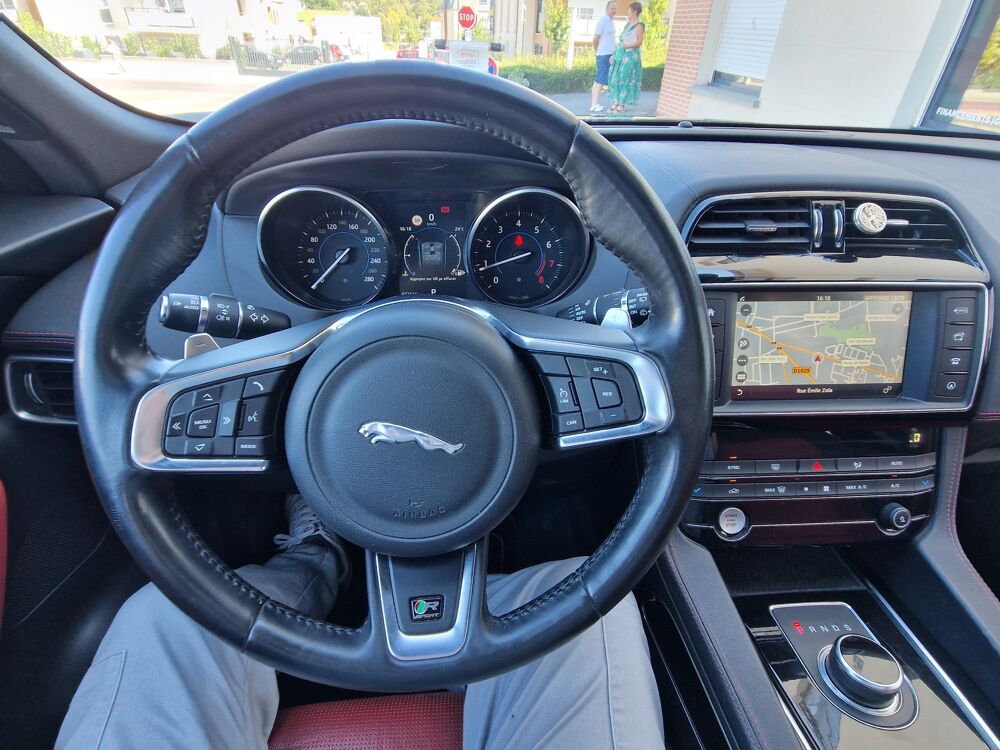 F-PACE 2.0 250 15CV R-SPORT 4X4 BVA 2018 occasion 80480 Salou&euml;l