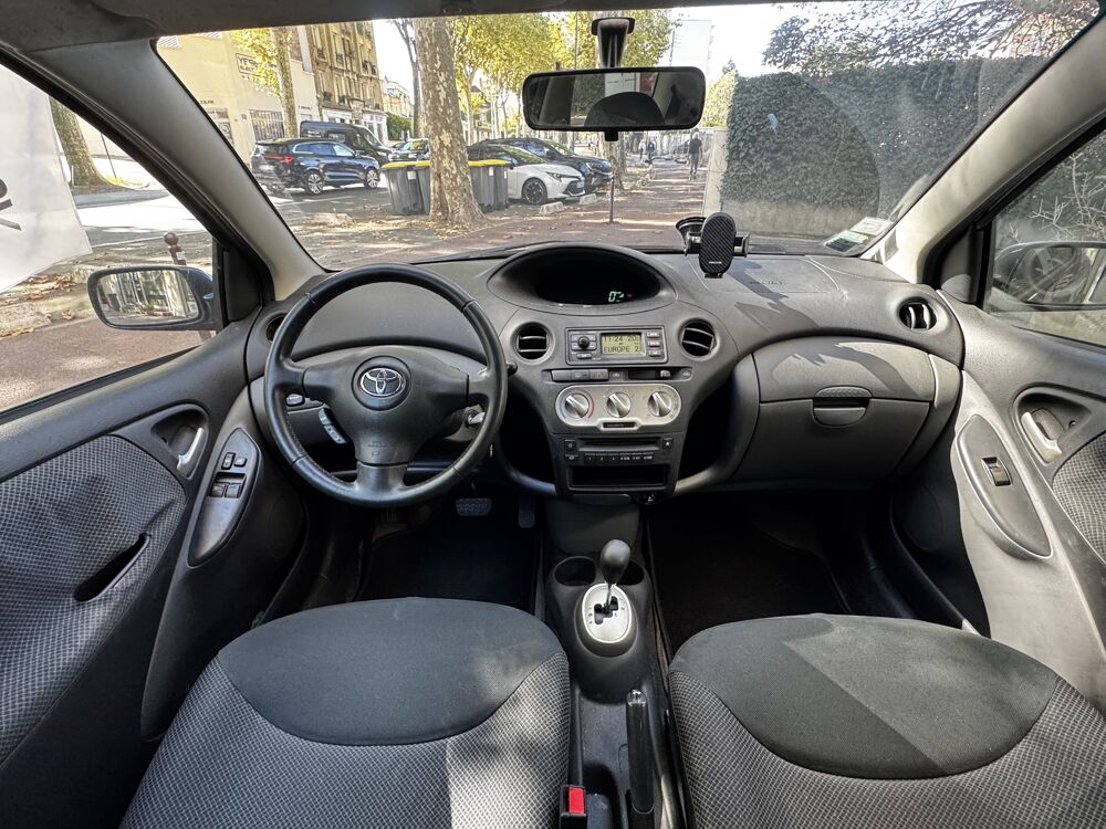 Yaris (2) 65 VVT-I CREATIVE MMT 3P *FAIBLE KILOMETRAGE 2003 occasion 92370 Chaville