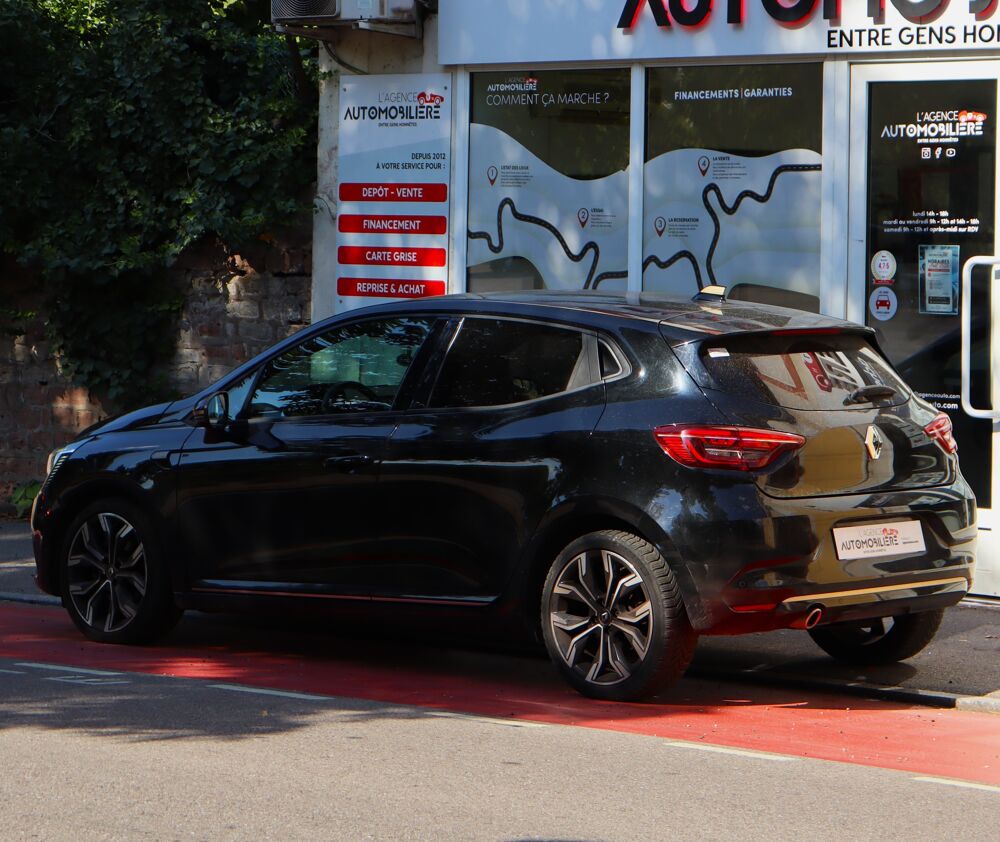 Clio 5 1.3 TCE 140 Lutecia (CarPlay, Cam&eacute;ra, Eclairage d'ambiance 2022 occasion 88000 &Eacute;pinal