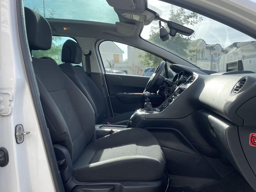 5008 1.6 HDi 115 cv - Allure - 7 places 2013 occasion 49124 Saint-Barth&eacute;lemy-d'Anjou