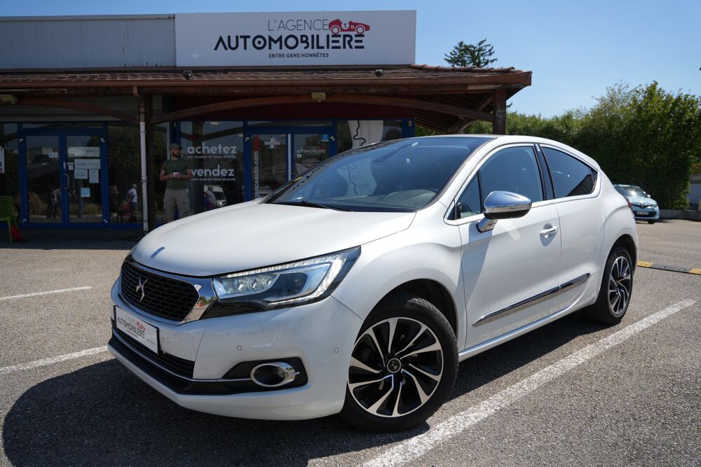 DS4 (2) 1.6 BLUEHDI 120 S&S CONNECTED CHIC EAT 6 2018 occasion 01000 Saint-Denis-l&egrave;s-Bourg