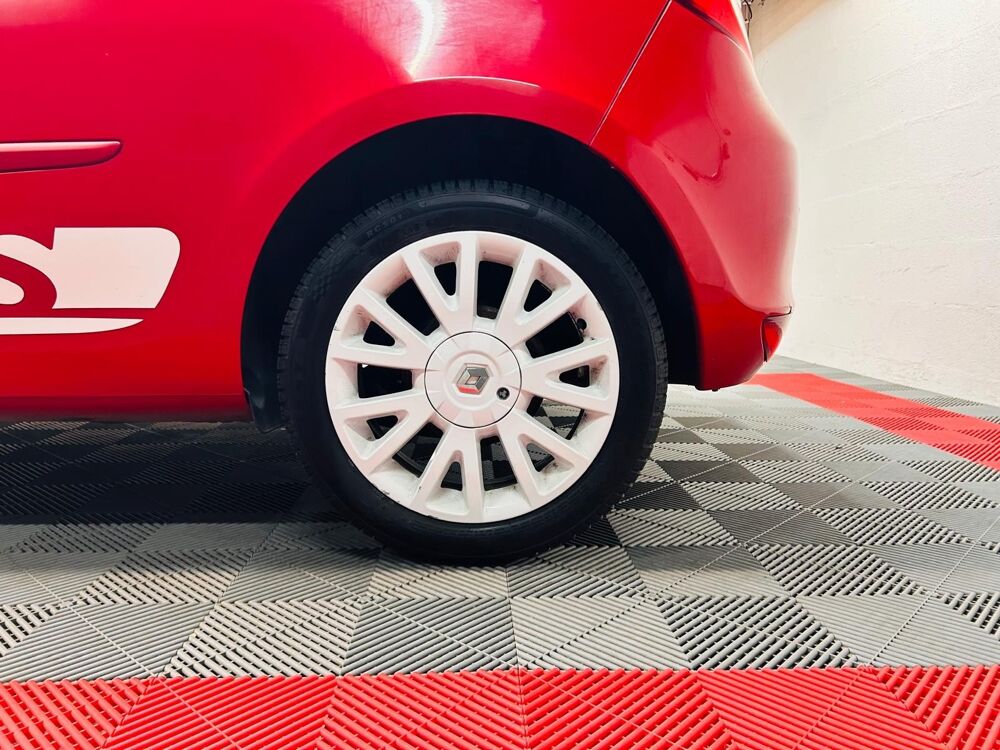 Clio 1.2 TCe 100 cv – Look S – Rouge & Blanc – Distribution 2011 occasion 71300 Montceau-les-Mines