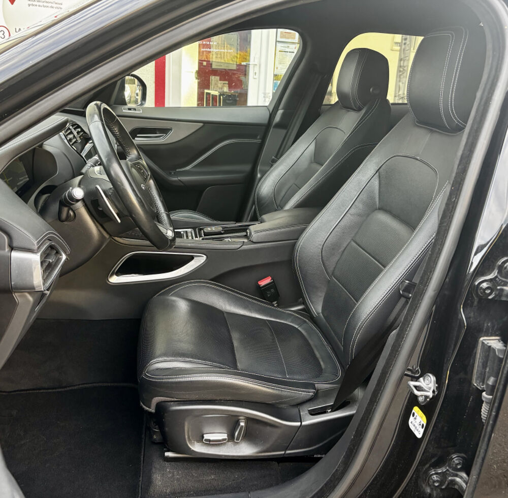 F-PACE 20d 2.0 D AWD 180 ch CHEQUERED FLAG 2020 occasion 88100 Sainte-Marguerite