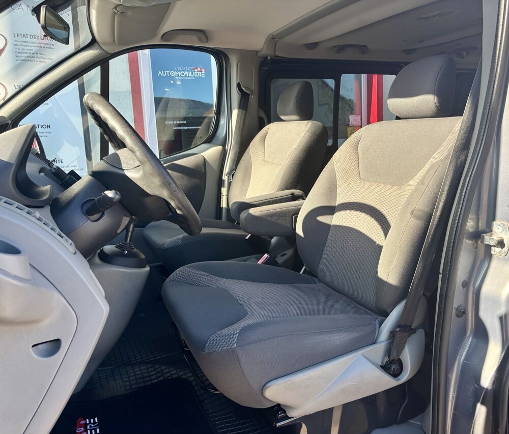 Vivaro Minibus 2.0 CDTI 16V Combi Easytronic 115 ch 8 places 2012 occasion 88100 Sainte-Marguerite