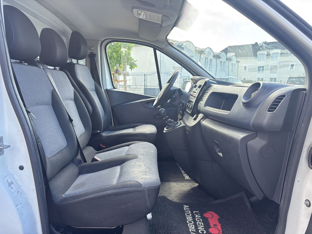 Vivaro L2H2 1.6 CDTI 120 cv - Chaine de distribution 2016 occasion 49124 Saint-Barth&eacute;lemy-d'Anjou