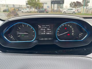 2008 1.2 110 BVM6 ALLURE | ENTRETIEN PEUGEOT | CARPLAY | CAMERA | 2019 occasion 44860 Pont-Saint-Martin