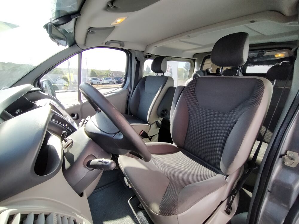 Vivaro Combi 2.5 CDTI145 M1 Pack Clim Easytronic 2011 occasion 90400 Danjoutin