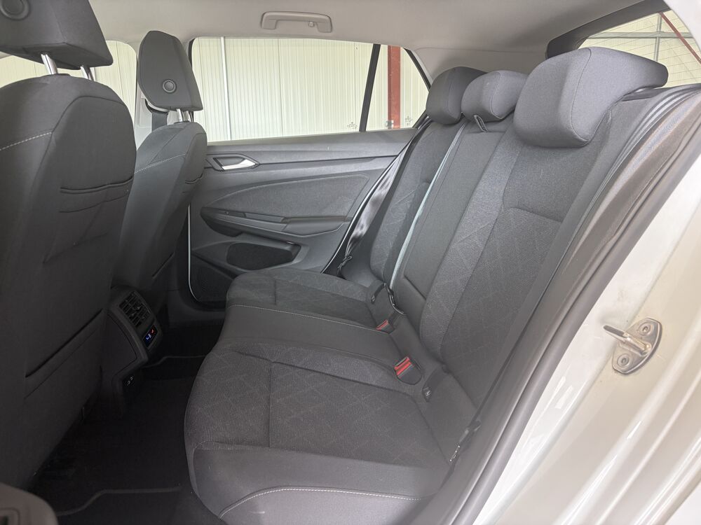 Golf VIII 1.5 ETSI 150 STYLE DSG7 / ENTRETIEN COMPLET / ATTELAGE 2024 occasion 27620 Gasny