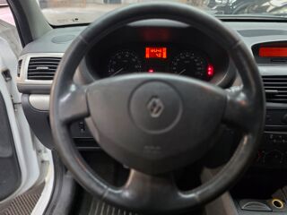 Clio 1.2i Essence-GPL 2010 occasion 78680 &Eacute;p&ocirc;ne