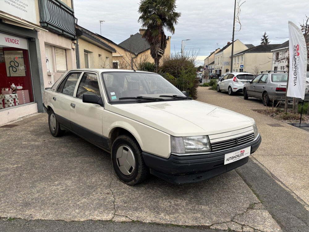 R25 GTS 2.0 103cv - Suivi complet - 2&egrave;me main 1985 occasion 49124 Saint-Barth&eacute;lemy-d'Anjou