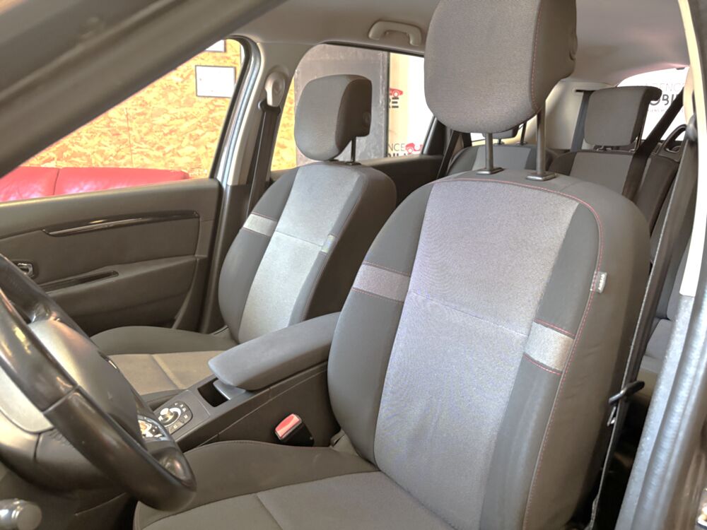 Grand scenic IV 1.5 DCI 110 ch Finition Business 7 places 2014 occasion 59640 Dunkerque