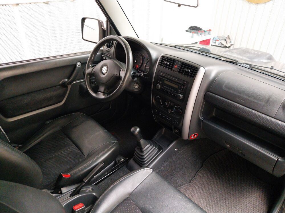 Jimny 1.5 DDIS 85 JLX 4WD 2007 occasion 56000 Vannes