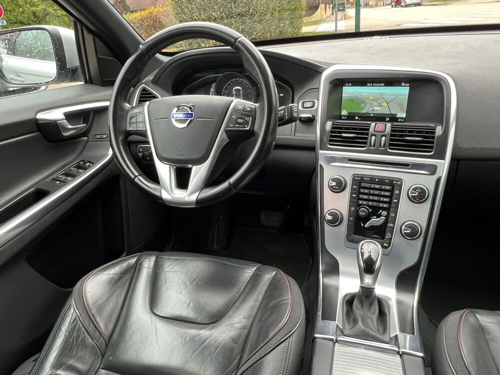 XC60 D4 2.4 163ch BVA GEARTRONIC AWD OCEAN RACE 2016 occasion 25300 Pontarlier