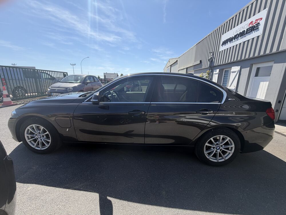 S&eacute;rie 3 Berline 330e 2.0 TPT 16V 252 Hybrid 184 cv garantie 6 mois 2016 occasion 51000 Ch&acirc;lons-en-Champagne