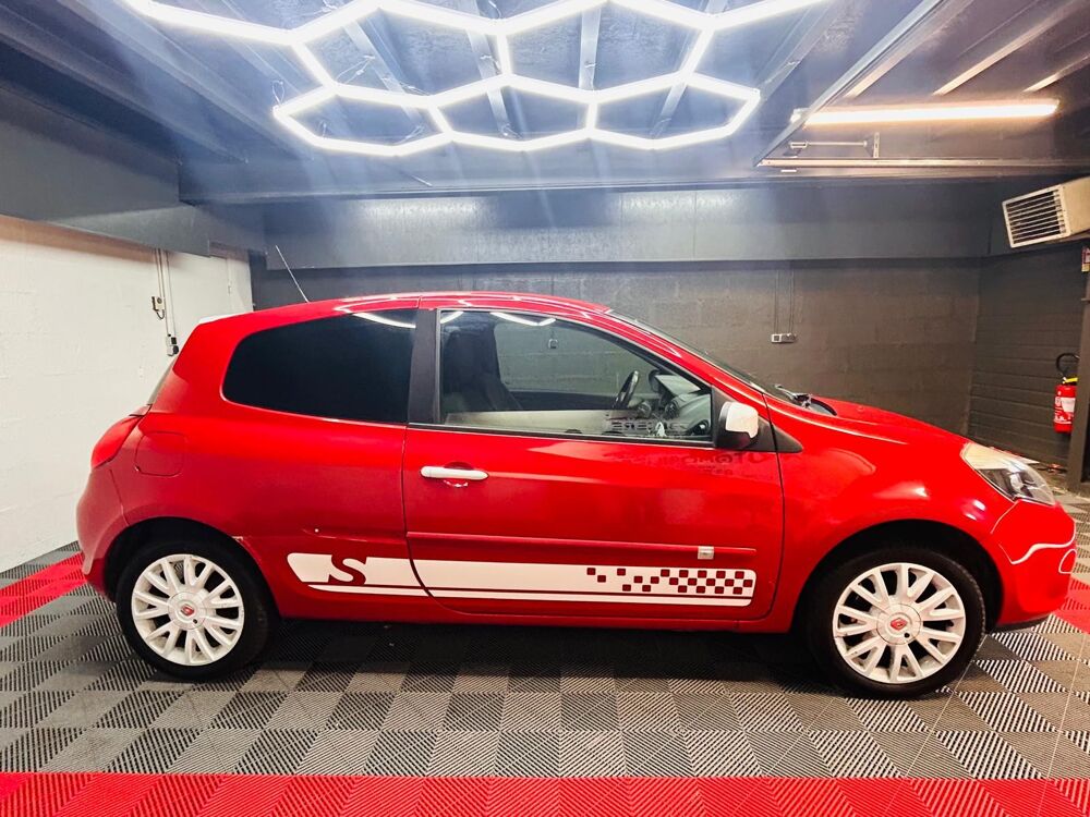 Clio 1.2 TCe 100 cv – Look S – Rouge & Blanc – Distribution 2011 occasion 71300 Montceau-les-Mines