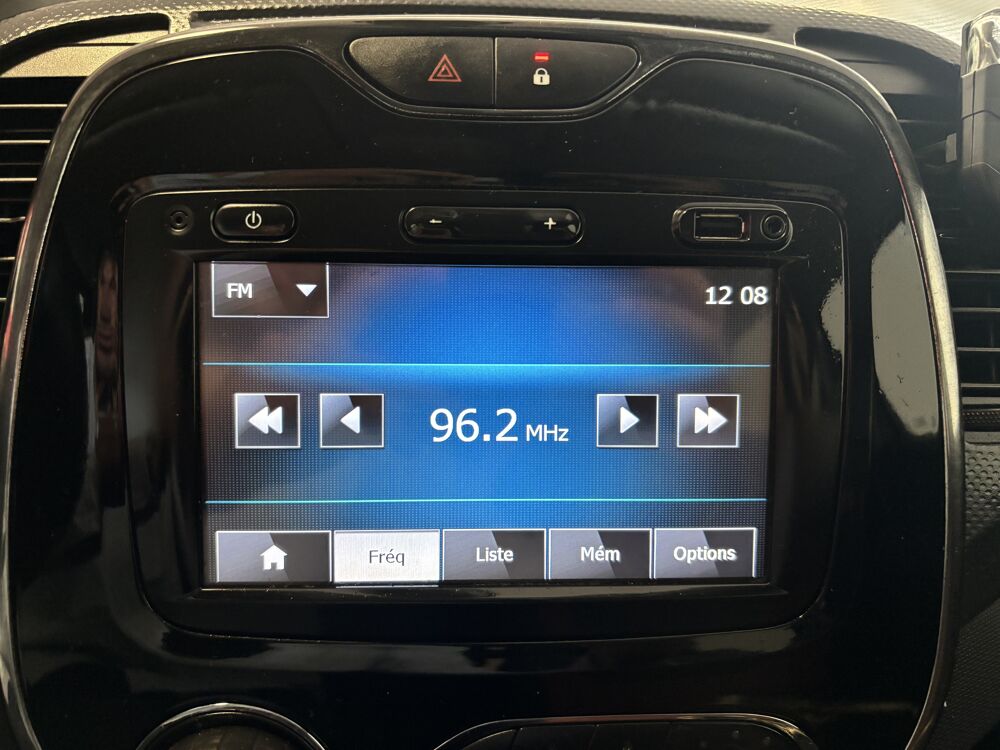 Captur RENAULT CAPTUR 1.5 DCI 90 ENERGY INTENS + ATTELAGE 2013 occasion 37170 Chambray-l&egrave;s-Tours