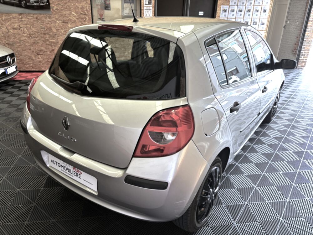 Clio PHASE 3 - 1.2 16V - 75 CH COMMUNITY 2008 occasion 59640 Dunkerque