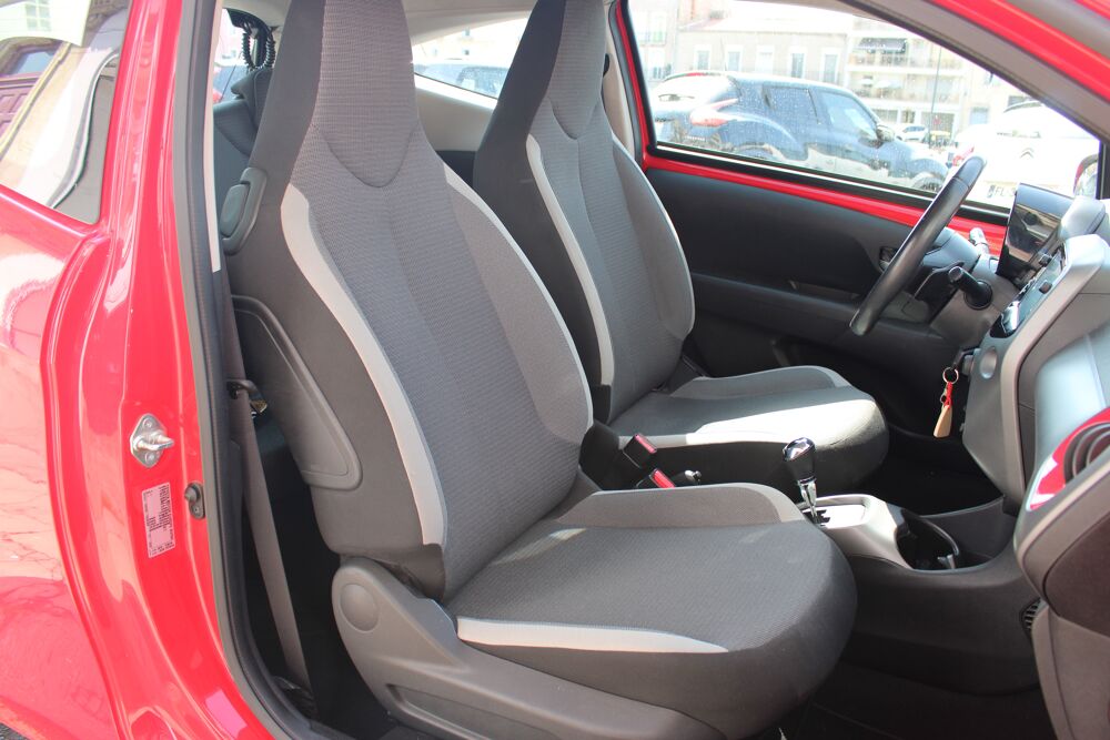 Aygo MY20 1.0 VVT-i x-shift x-play ( Cam&eacute;ra de recul, CarPlay ... 2021 occasion 34200 S&egrave;te