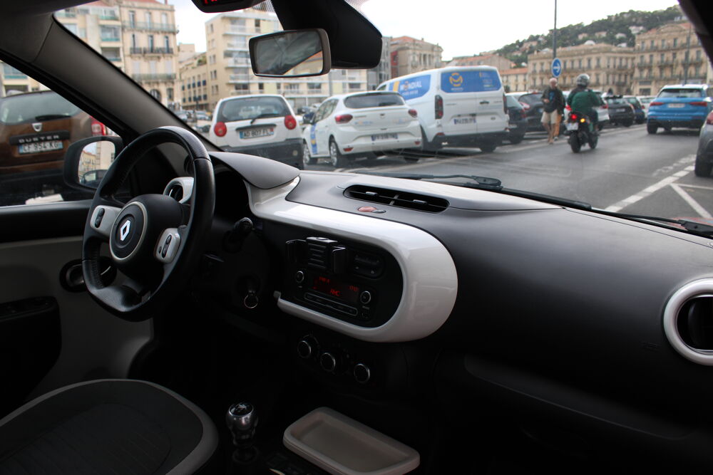 Twingo 0.9 TCE 90 ENERGY INTENS ( Clim, Moteur &agrave; cha&iuml;ne ... ) 2015 occasion 34200 S&egrave;te