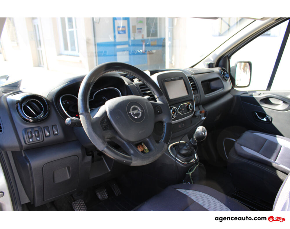 Vivaro COMBI 1.6 CDTI 115 - L1H1 PACK PLUS CLIM ( Moteur &agrave; cha&icirc;ne, 2015 occasion 34200 S&egrave;te