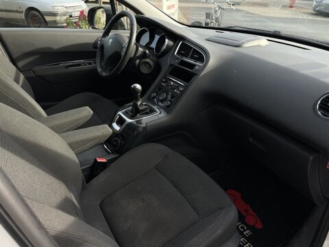 5008 1.6 120 cv Confort 7 places 2014 occasion 49124 Saint-Barth&eacute;lemy-d'Anjou