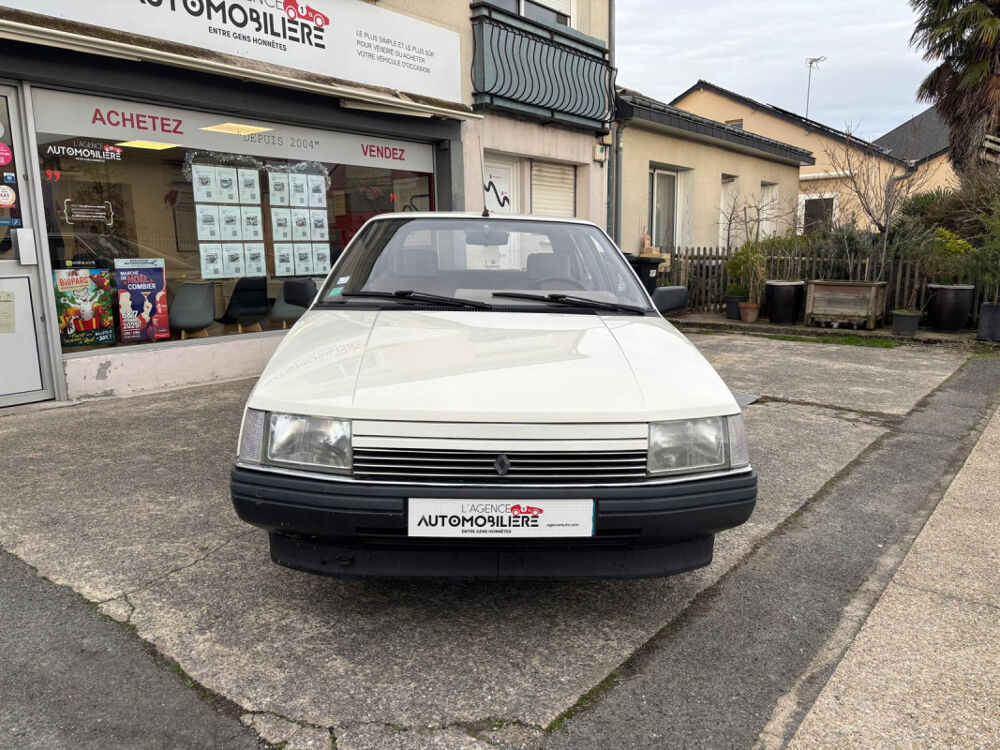 R25 GTS 2.0 103cv - Suivi complet - 2&egrave;me main 1985 occasion 49124 Saint-Barth&eacute;lemy-d'Anjou