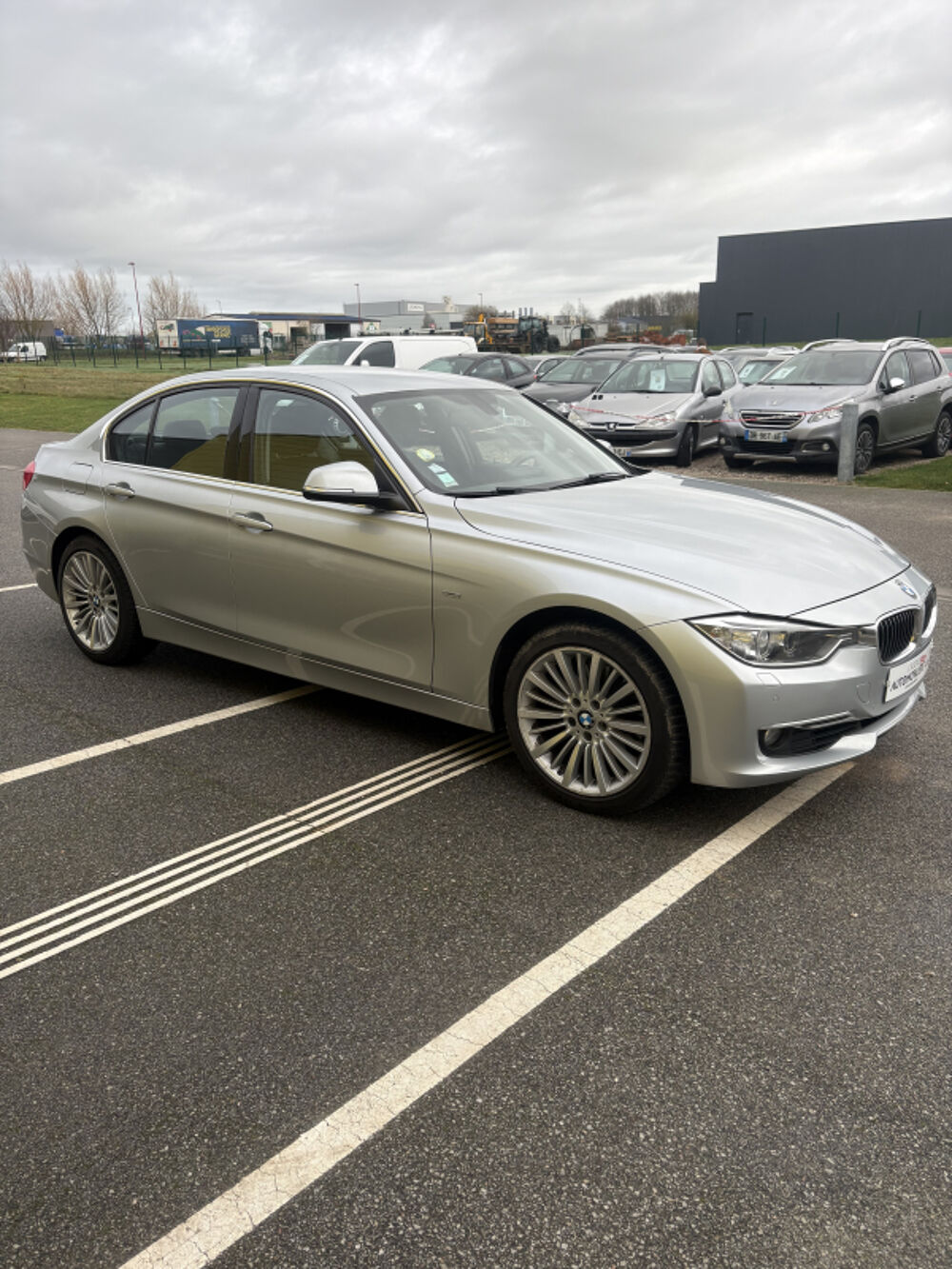 S&eacute;rie 3 330 D XDRIVE 258 LUXURY BVA 8 2014 occasion 76760 Yerville