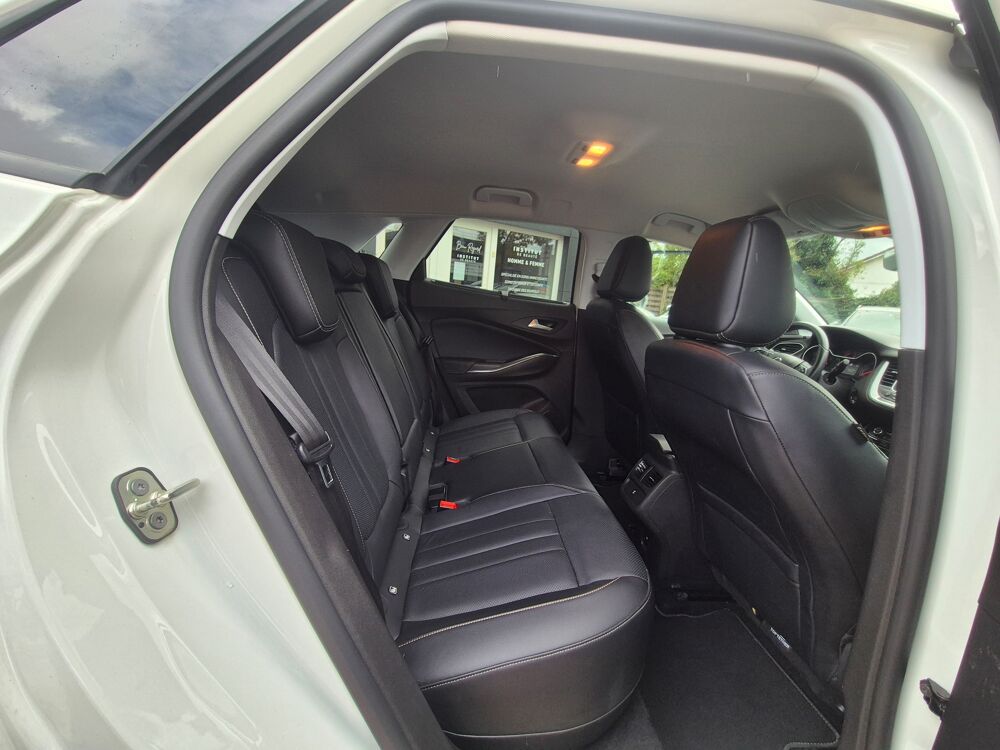 Grandland x X 1.6 i 16V 300 PHEV 4x4 EAT8 S&S 200 cv Bo&icirc;te auto ULTIMATE 2020 occasion 25400 Audincourt