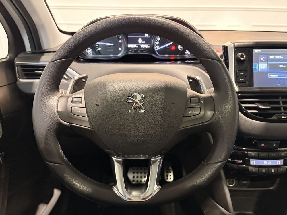 208 1.6 E-HDI BVA 5P + TOIT PANORAMIQUE / CAMERA DE RECUL 2015 occasion 27620 Gasny