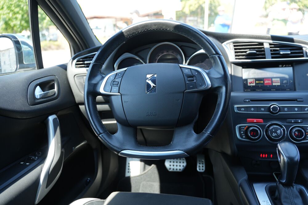 DS4 (2) 1.6 BLUEHDI 120 S&S CONNECTED CHIC EAT 6 2018 occasion 01000 Saint-Denis-l&egrave;s-Bourg
