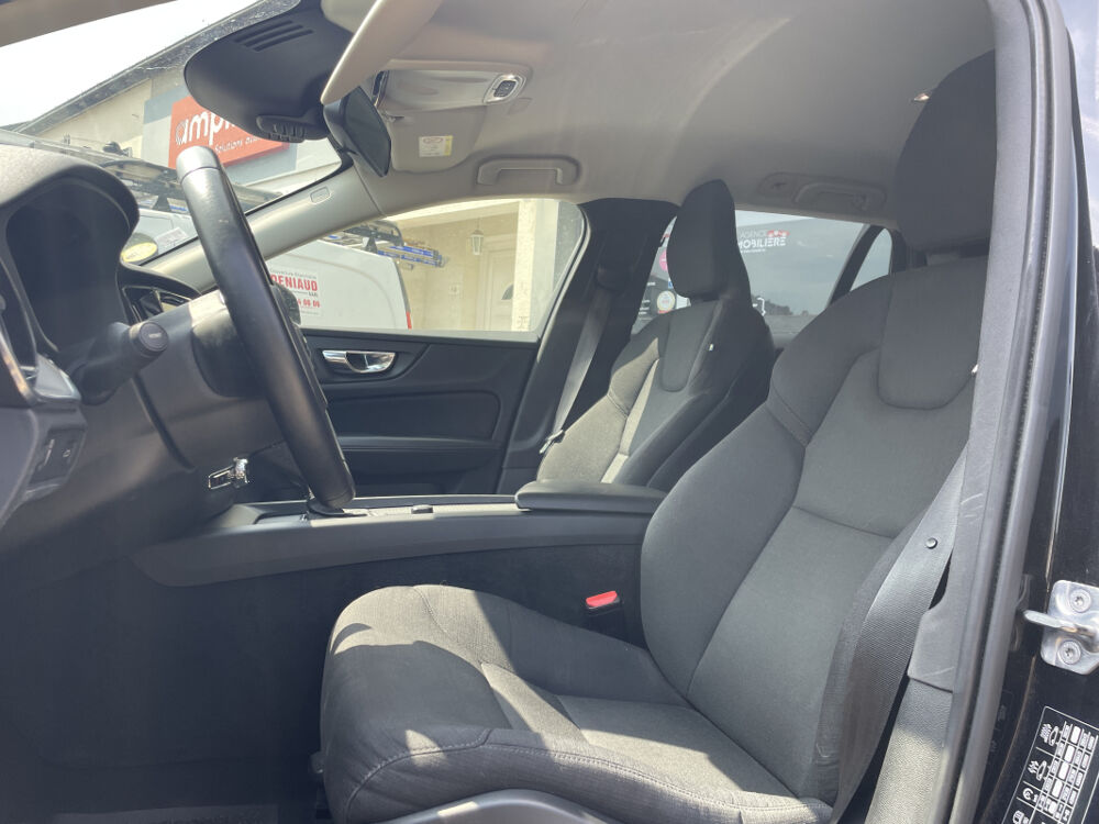 V60 II D3 2.0 TDi Geartronic 150 cv Bo&icirc;te auto momentum business 2019 occasion 49124 Saint-Barth&eacute;lemy-d'Anjou