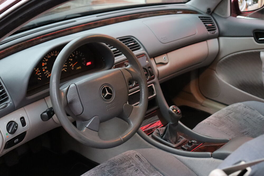 CLK Coup&eacute; 200 2.0 i 136 cv Elegance 1997 occasion 88000 &Eacute;pinal