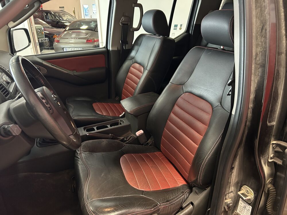 Navara NISSAN NAVARA (2) 2.5 DCI 190 DOUBLE CABINE LE- 1ERE MAIN 2010 occasion 37170 Chambray-l&egrave;s-Tours