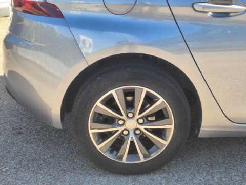 308 (T9) 1.6 BlueHDi 120 cv ALLURE EAT6 Bo&icirc;te auto 2017 occasion 68390 Sausheim