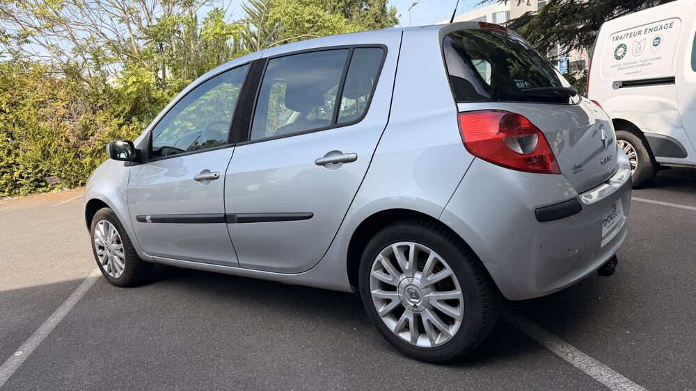 Clio III 5 Portes 1.5 dCi 86 cv Full Options / distribution neuve 2008 occasion 91120 Palaiseau