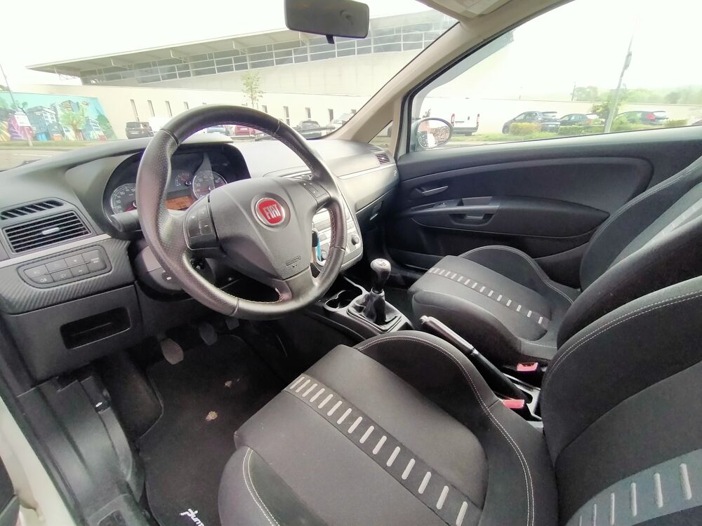 Grande Punto 1.4 16v T-jet 120ch Sport 3p 2009 occasion 90400 Danjoutin