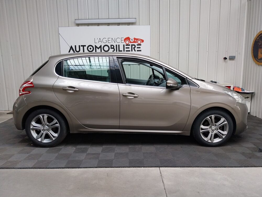 208 1.6 VTI 120 ch Allure 2014 occasion 56000 Vannes