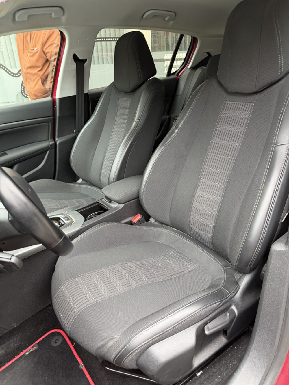 308 1.2 THP Puretech 12V EAT6 130 cv Bo&icirc;te auto 2017 occasion 51000 Ch&acirc;lons-en-Champagne