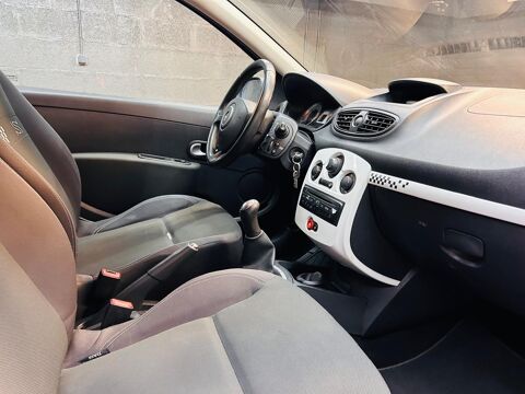 Clio 1.2 TCe 100 cv – Look S – Rouge & Blanc – Distribution 2011 occasion 71300 Montceau-les-Mines