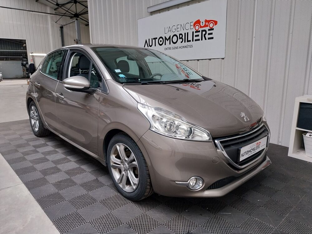 208 1.6 VTI 120 ch Allure 2014 occasion 56000 Vannes