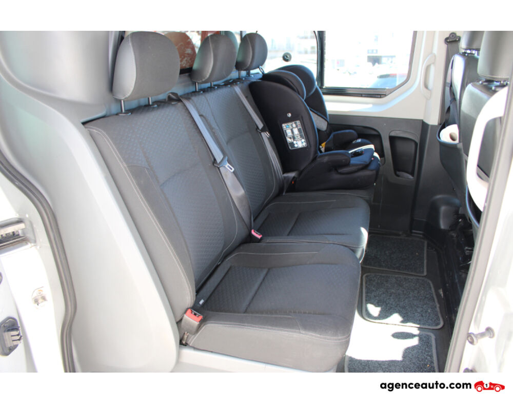 Vivaro COMBI 1.6 CDTI 115 - L1H1 PACK PLUS CLIM ( Moteur &agrave; cha&icirc;ne, 2015 occasion 34200 S&egrave;te