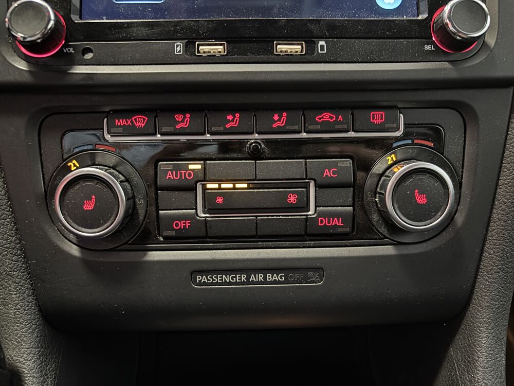Golf GOLF VI 1.6 TDI R LINE APPLE CARPLAY 2010 occasion 37170 Chambray-l&egrave;s-Tours